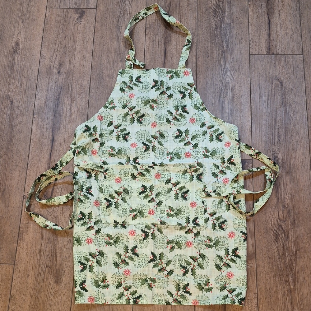 NWOT Kay Dee Designs Holiday Apron, 100% Cotton, Holly Print